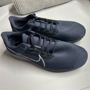 Men’s Nike shoes size 13